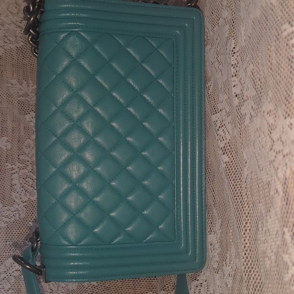 Chanel Boy Bag Turquoise Quilted Lambskin Authentic Rare Like New - Picture 2 of 12